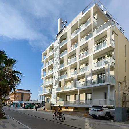 Guesthost - A Window Overlooking The Sea Rimini