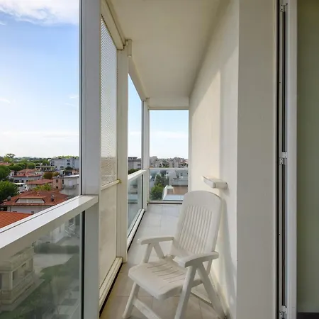 Apartment Guesthost - A Window Overlooking The Sea *